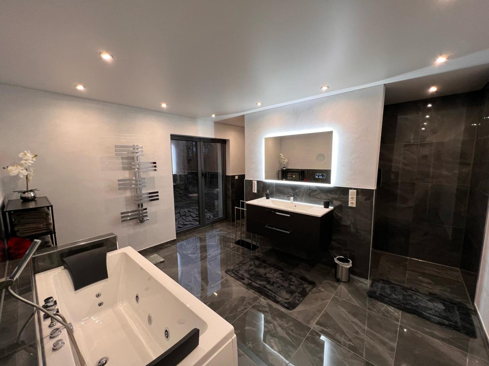 Penthouse M1 Apartment Neunkirchen  Luaran gambar